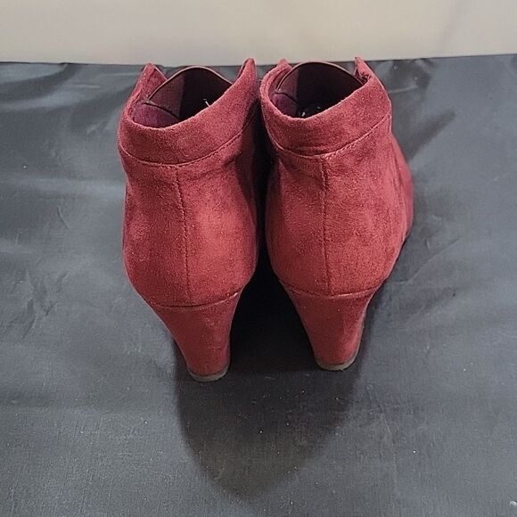 CHINESE LAUNDRY WOMEN'S MALDEN VIPI BOOTIE - Picture 8 of 16